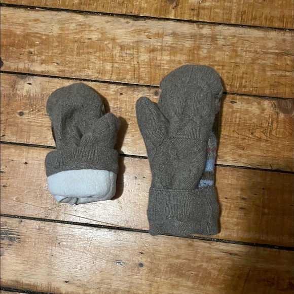 Super warm and cozy sweater mittens - Picture 4 of 4